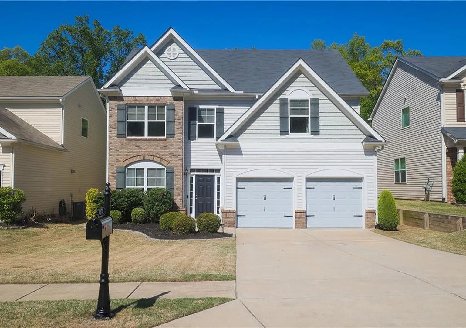 Charming 4-Bedroom Home in Diamond Ridge Community — Photo 1