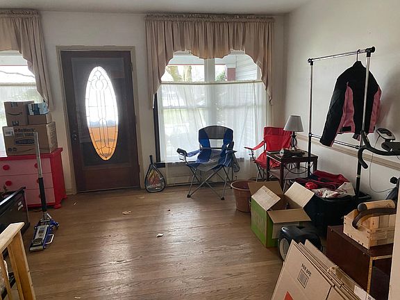 3rd image of 800 Adams Ave