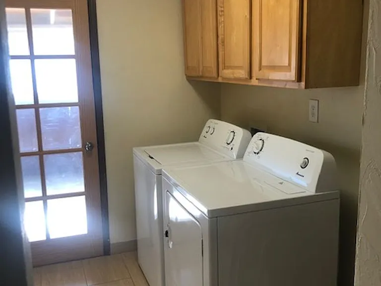 4814 E Hampton St — Photo 11