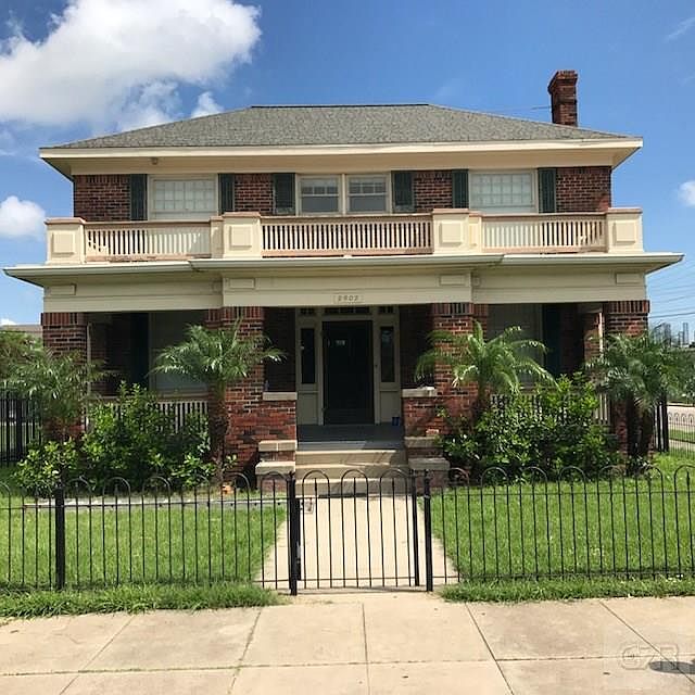 1st image of 2902 Broadway St