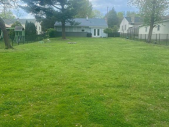 2nd image of 2725 Oakland Rd