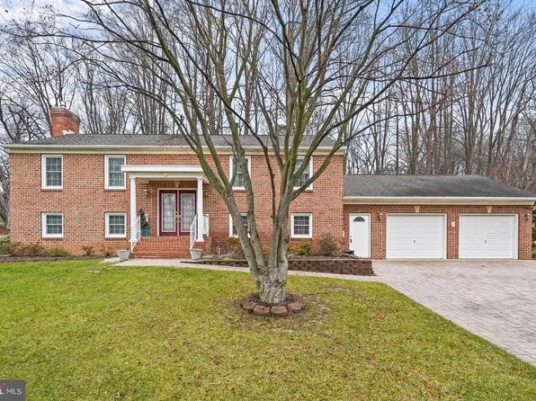 1806 Woodrail Dr, Millersville, MD 21108