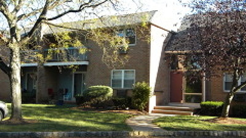 1st image of 806 Eves Dr, 3Q
