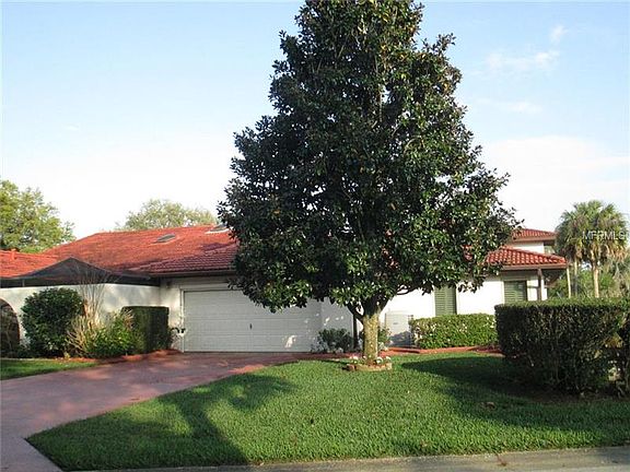 3rd image of 569 Clubhouse Dr