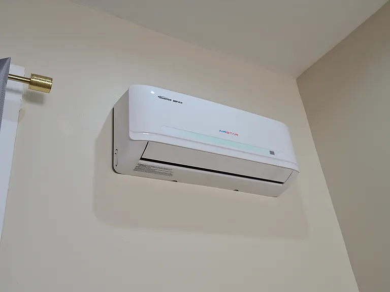 MINI SPLIT HVAC IN LIVING ROOM