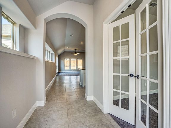 4th image of 1005 Baynes Dr