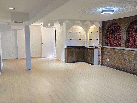 2nd image of 61 Hardwick Ct #Basement