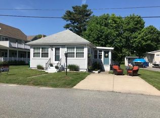 31 Hopkins Ave, Warwick, RI 02818