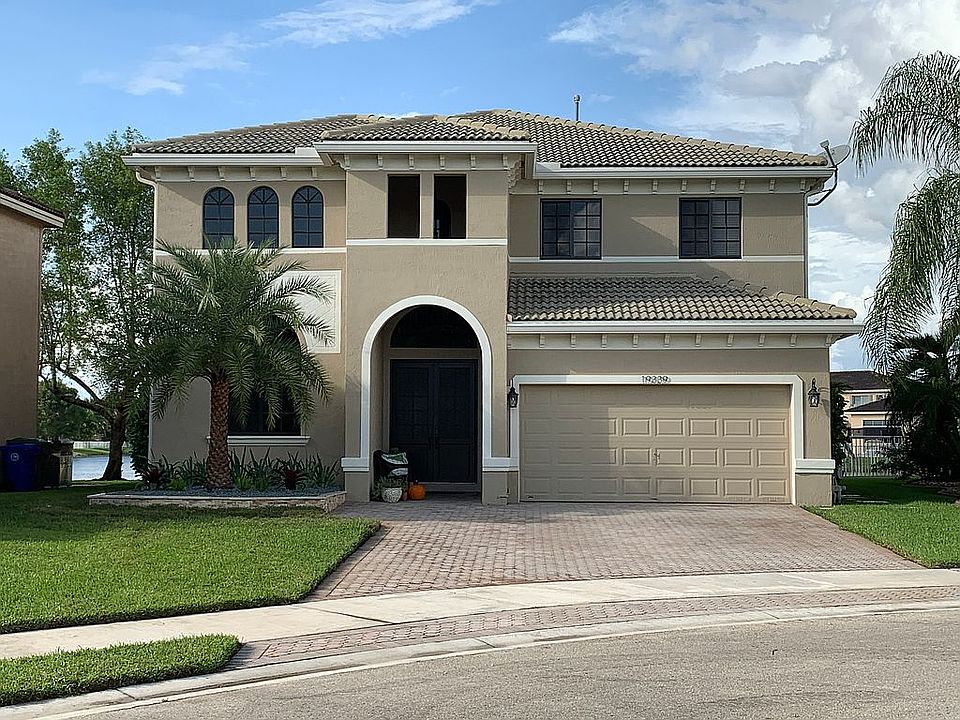 1st image of 19339 SW 64th St
