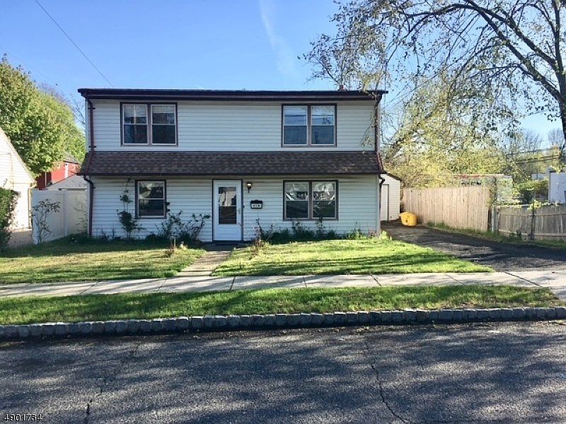 1st image of 14 Sweetwood Dr