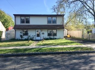 14 Sweetwood Dr, Cedar Grove, NJ 07009