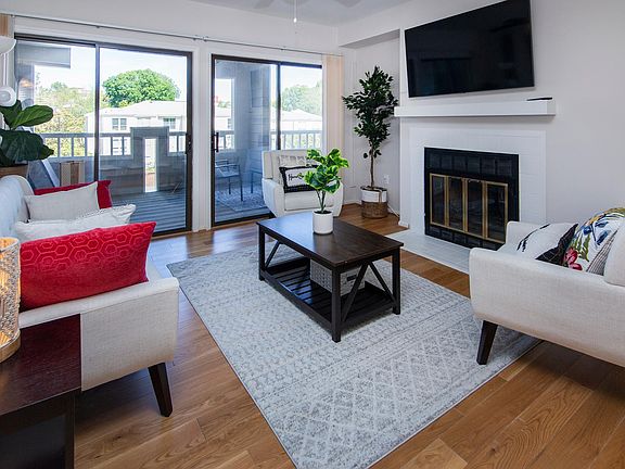 2nd image of 212 W 10th St APT 17