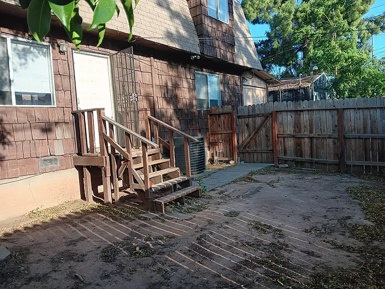 2225 Cantalier St — Photo 2
