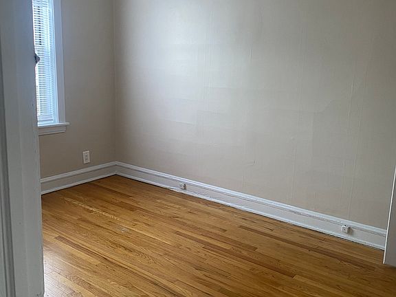 5th image of 2346 W Touhy Ave APT 1E