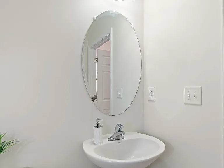 650 Claire Ln — Photo 1