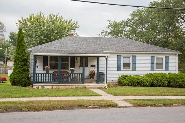 480 Division St photo 1