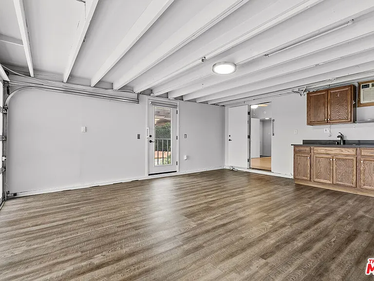 6742 Sunny Brae Ave — Photo 43