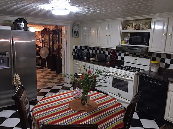 4th image of 1134 Herkimer St #A