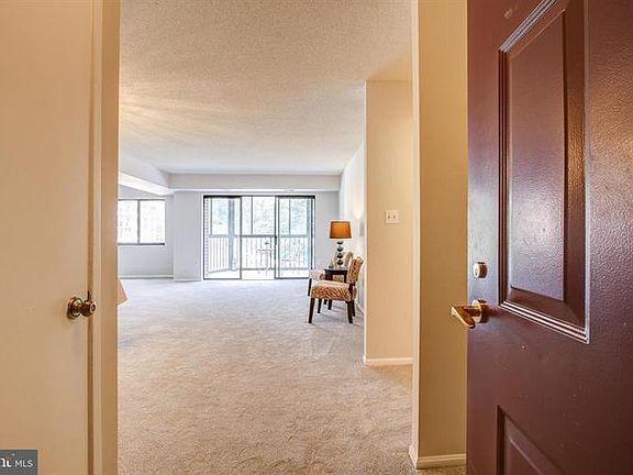 4th image of 15101 Interlachen Dr #1-205