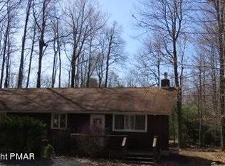 128 Gross Dr, Pocono Pines, PA 18350