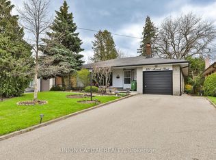 228 Maxwell St, Toronto, ON M3H5B7