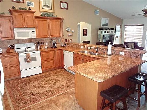 3rd image of 536 NE Pecos Way