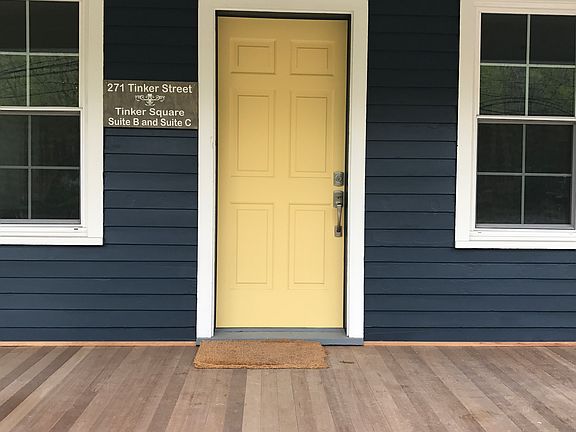 3rd image of 271 Tinker St