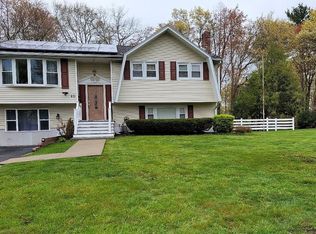 46 Rockland Dr, Brockton, MA 02301