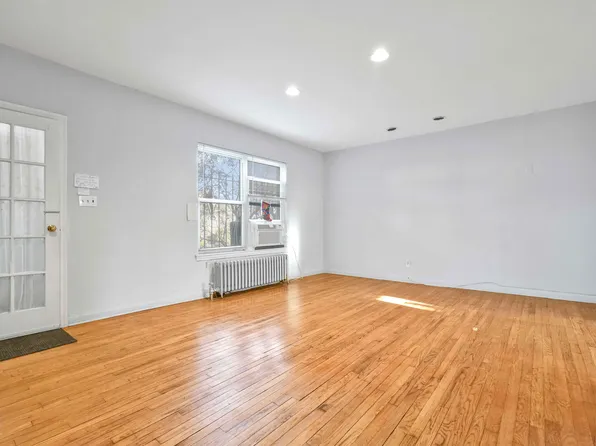 20-11 35th Street image 16 of 30