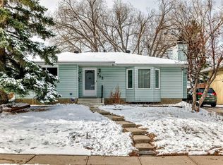 752 W Cedarille Way SW, Calgary, AB T2W 2G7