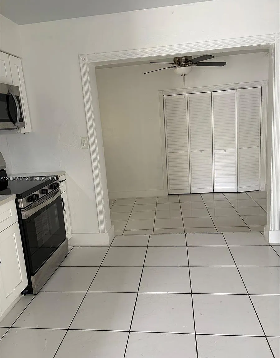 2 bed, 1.0 bath, 1794 sqft, $2,400 — Photo 4