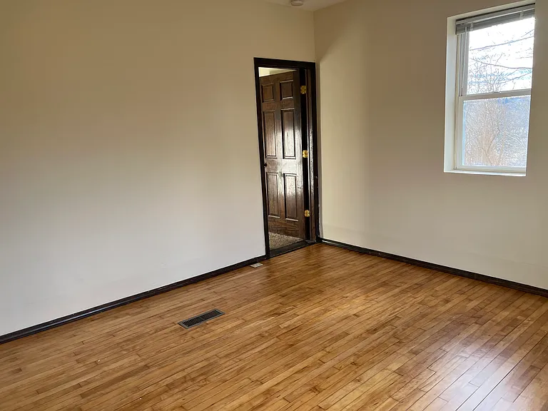 743 Eddy St — Photo 13