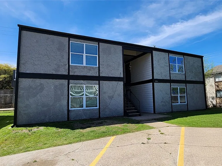 806 Oran Cir #D — Photo 27