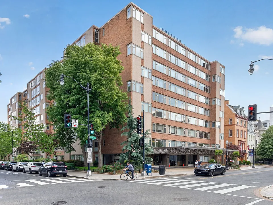 1545 18th St NW #303