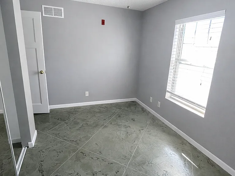 Eagle Crossing Apartments — Photo 25