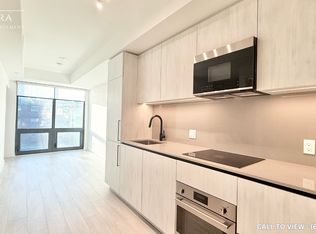 35 Parliament St #722, Toronto, ON M5A 4R2