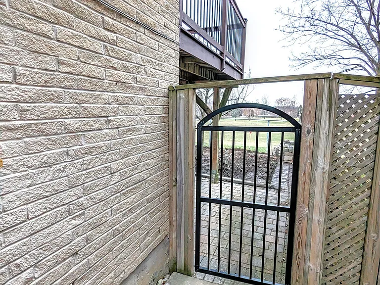 102 Hibbard Dr #BASEMENT — Photo 4
