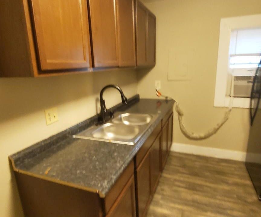 1st image of 27 Parkview Ave #B