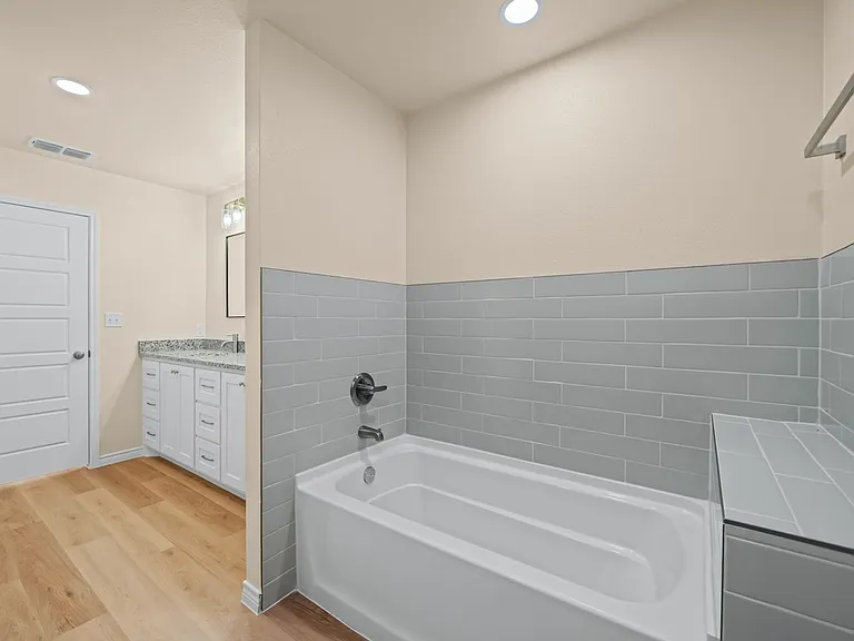 11301 N Cres #2800-A — Photo 27
