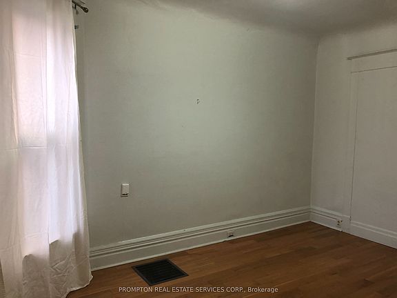 5th image of 700 Dufferin St
