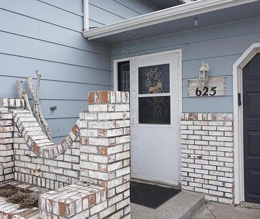 3rd image of 625 7th Ave E