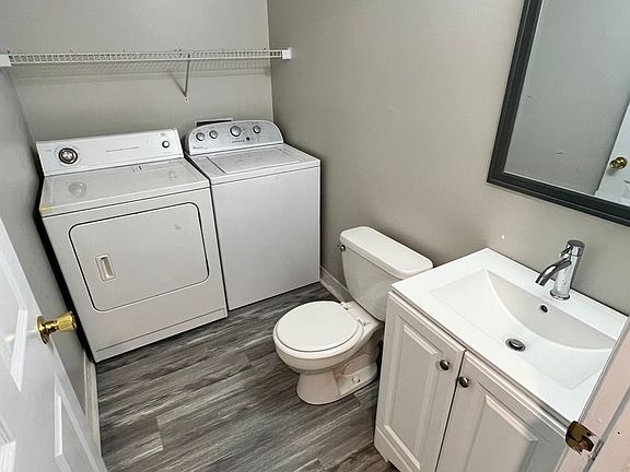 4th image of 575 Heritage Ct