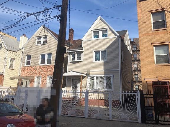 2nd image of 1688 Monroe Ave