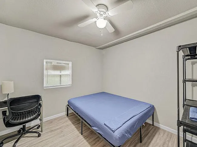 Green Hill Dr — Photo 1