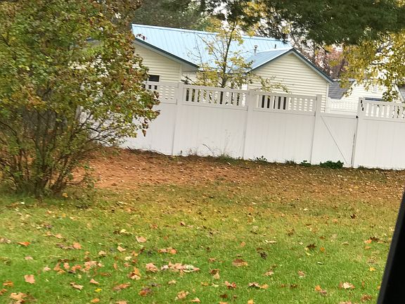 3rd image of 817 Mechanic St
