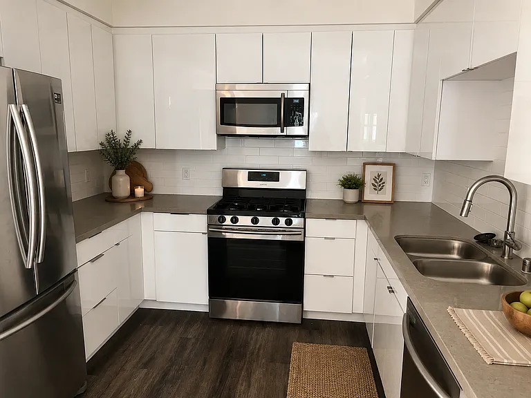 22769 Del Valle St #301 — Photo 9