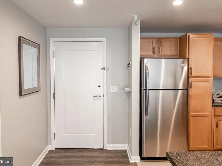 350 G St SW #N620 — Photo 4
