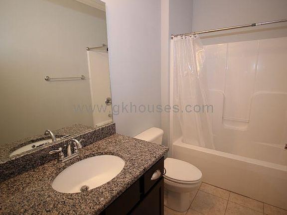 3rd image of 7842 Royal Harbour Cir