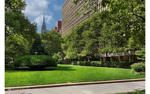 Rented by Douglas Elliman | media 22