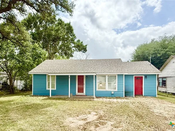 607 S East St, Edna, TX 77957